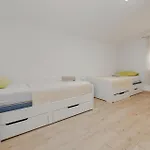 Lägenhet 2 Bedroom Gorgeous In Kožino