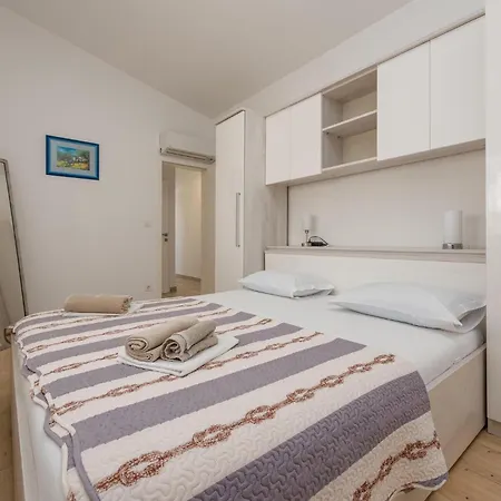Apartman 2 Bedroom Lovely In *
