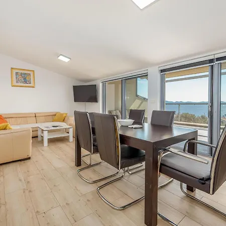 2 Bedroom Lovely In Apartman *