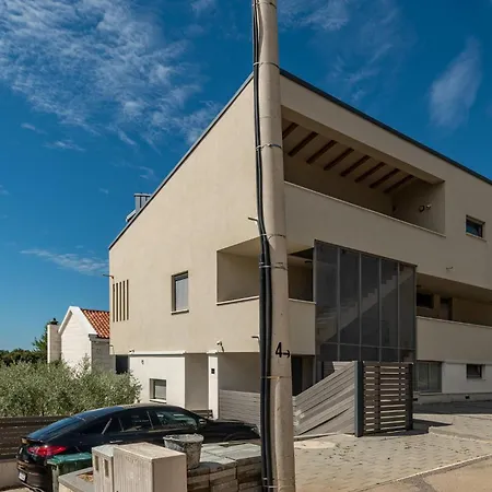 2 Bedroom Lovely In *