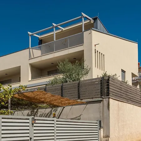 2 Bedroom Lovely In *
