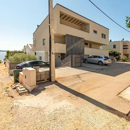 2 Bedroom Gorgeous In *