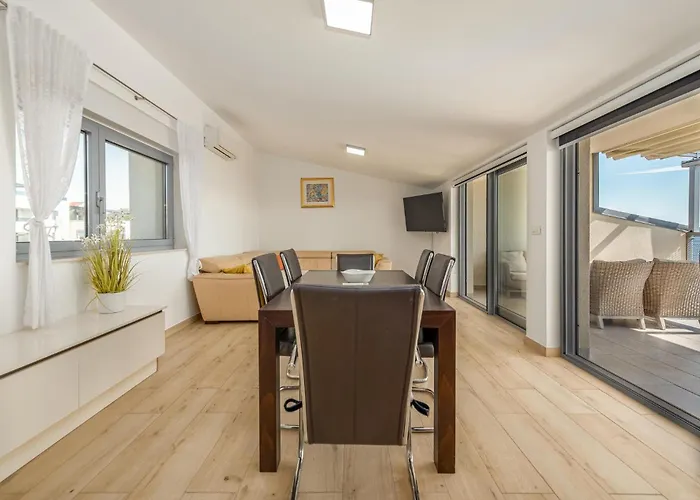 Apartamento 2 Bedroom Gorgeous In Kožino