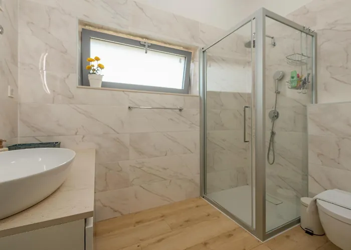 Apartamento 2 Bedroom Gorgeous In Kožino